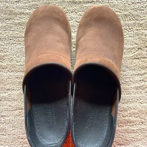 Sanita Brown Clogs - lightly worn EU. 42 (US mens 9 / womens 10)
